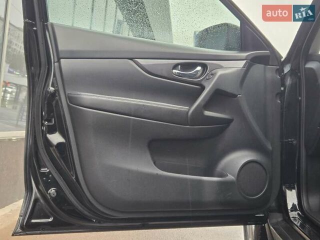 Черный Ниссан ИксТрейл, объемом двигателя 2 л и пробегом 133 тыс. км за 17900 $, фото 15 на Automoto.ua