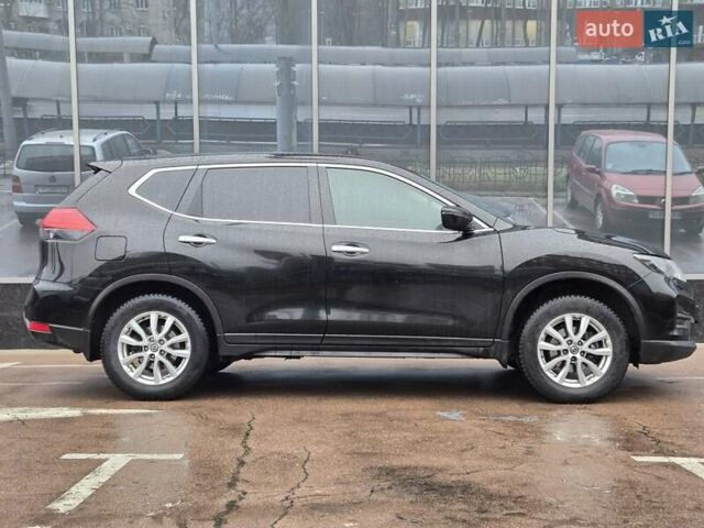 Черный Ниссан ИксТрейл, объемом двигателя 2 л и пробегом 133 тыс. км за 17900 $, фото 6 на Automoto.ua