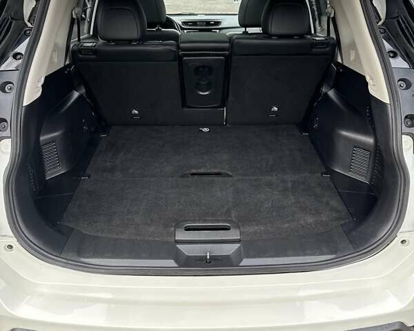 Черный Ниссан ИксТрейл, объемом двигателя 1.3 л и пробегом 169 тыс. км за 17500 $, фото 18 на Automoto.ua