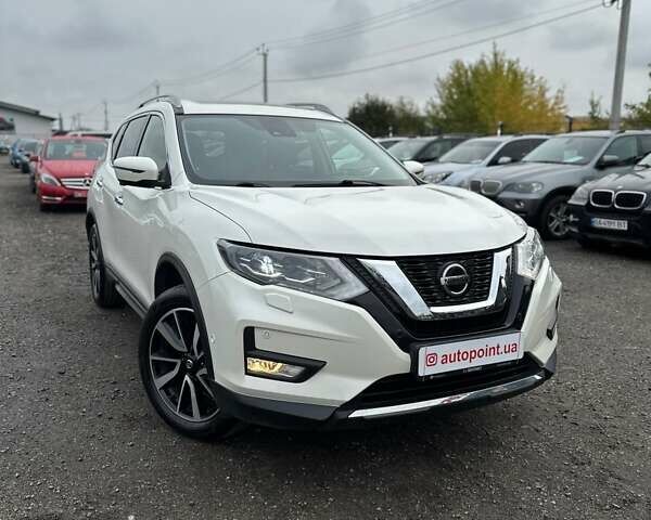 Чорний Ніссан ІксТрейл, об'ємом двигуна 1.3 л та пробігом 169 тис. км за 17500 $, фото 3 на Automoto.ua