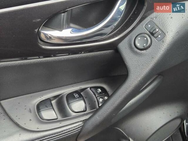 Черный Ниссан ИксТрейл, объемом двигателя 2 л и пробегом 133 тыс. км за 17900 $, фото 16 на Automoto.ua