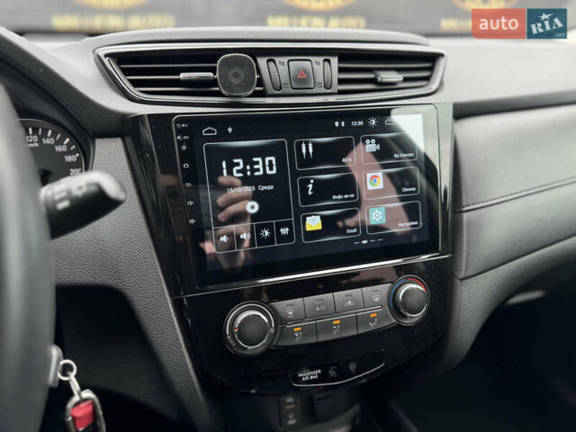 Черный Ниссан ИксТрейл, объемом двигателя 2 л и пробегом 129 тыс. км за 18300 $, фото 22 на Automoto.ua