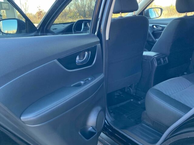 Чорний Ніссан ІксТрейл, об'ємом двигуна 1.6 л та пробігом 19 тис. км за 28000 $, фото 6 на Automoto.ua