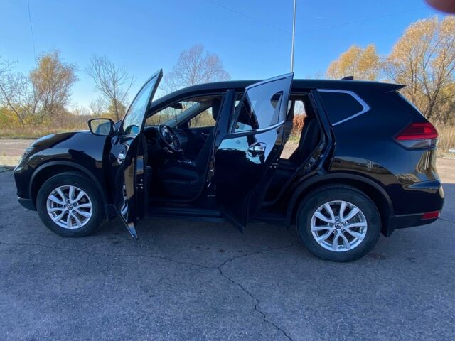 Чорний Ніссан ІксТрейл, об'ємом двигуна 1.6 л та пробігом 19 тис. км за 28000 $, фото 1 на Automoto.ua