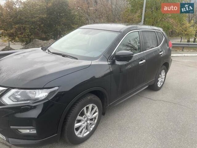Черный Ниссан ИксТрейл, объемом двигателя 2.49 л и пробегом 83 тыс. км за 23500 $, фото 2 на Automoto.ua