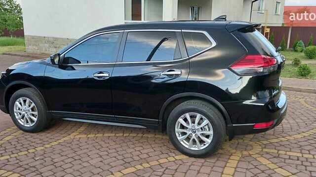 Чорний Ніссан ІксТрейл, об'ємом двигуна 2 л та пробігом 15 тис. км за 28000 $, фото 4 на Automoto.ua
