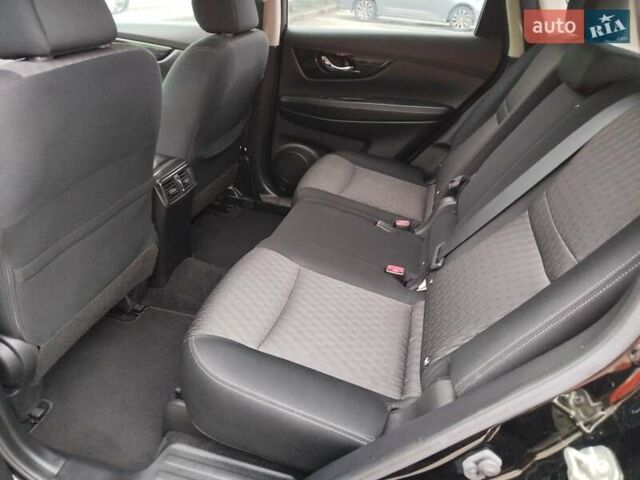 Черный Ниссан ИксТрейл, объемом двигателя 2.49 л и пробегом 54 тыс. км за 20800 $, фото 14 на Automoto.ua