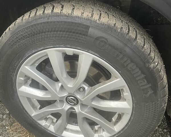 Черный Ниссан ИксТрейл, объемом двигателя 2.49 л и пробегом 83 тыс. км за 23500 $, фото 10 на Automoto.ua