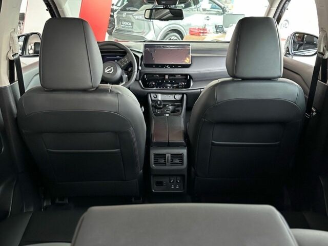 Черный Ниссан ИксТрейл, объемом двигателя 0 л и пробегом 0 тыс. км за 41956 $, фото 3 на Automoto.ua