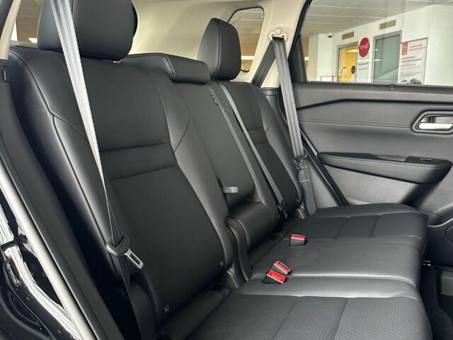 Черный Ниссан ИксТрейл, объемом двигателя 0 л и пробегом 0 тыс. км за 41956 $, фото 14 на Automoto.ua