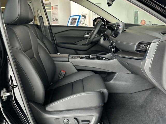 Черный Ниссан ИксТрейл, объемом двигателя 0 л и пробегом 0 тыс. км за 41956 $, фото 7 на Automoto.ua