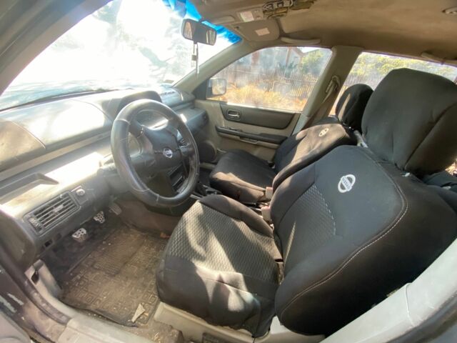 Чорний Ніссан ІксТрейл, об'ємом двигуна 2.2 л та пробігом 3 тис. км за 2000 $, фото 6 на Automoto.ua