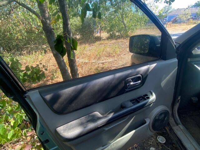 Чорний Ніссан ІксТрейл, об'ємом двигуна 2.2 л та пробігом 3 тис. км за 2000 $, фото 1 на Automoto.ua