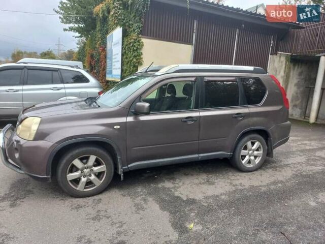 Фиолетовый Ниссан ИксТрейл, объемом двигателя 2 л и пробегом 265 тыс. км за 9200 $, фото 4 на Automoto.ua