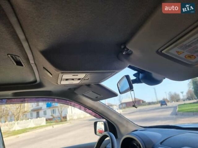 Фиолетовый Ниссан ИксТрейл, объемом двигателя 2 л и пробегом 165 тыс. км за 8999 $, фото 17 на Automoto.ua