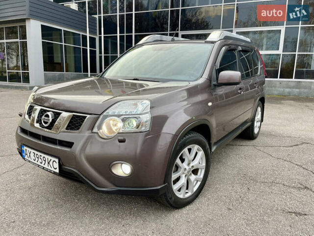 Фіолетовий Ніссан ІксТрейл, об'ємом двигуна 2 л та пробігом 190 тис. км за 10900 $, фото 2 на Automoto.ua