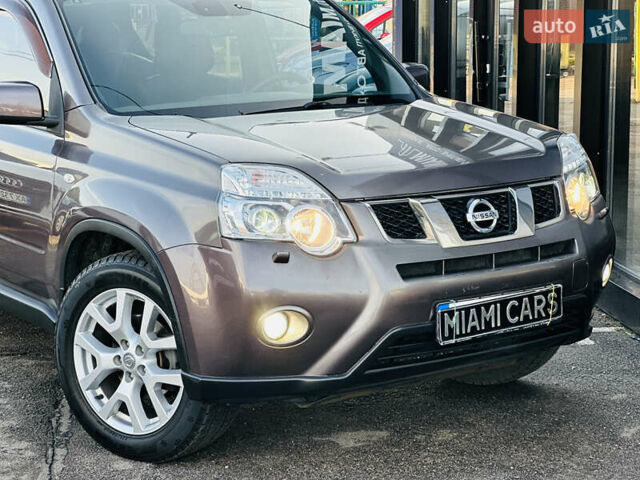 Фиолетовый Ниссан ИксТрейл, объемом двигателя 2 л и пробегом 190 тыс. км за 10800 $, фото 10 на Automoto.ua