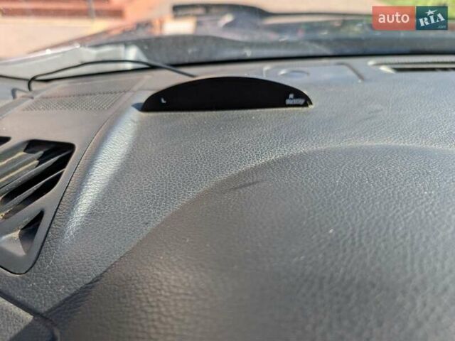 Фиолетовый Ниссан ИксТрейл, объемом двигателя 2 л и пробегом 185 тыс. км за 11000 $, фото 13 на Automoto.ua