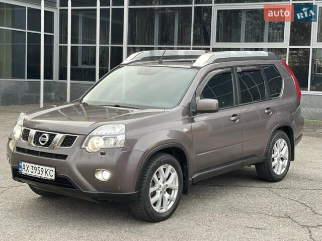 Фіолетовий Ніссан ІксТрейл, об'ємом двигуна 2 л та пробігом 190 тис. км за 10900 $, фото 15 на Automoto.ua