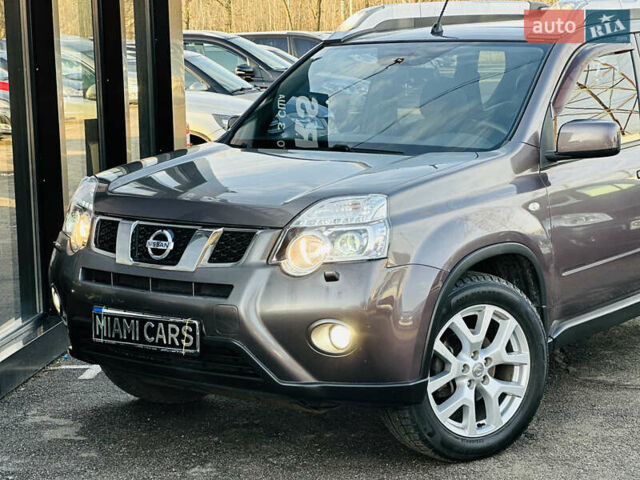 Фиолетовый Ниссан ИксТрейл, объемом двигателя 2 л и пробегом 190 тыс. км за 10800 $, фото 1 на Automoto.ua