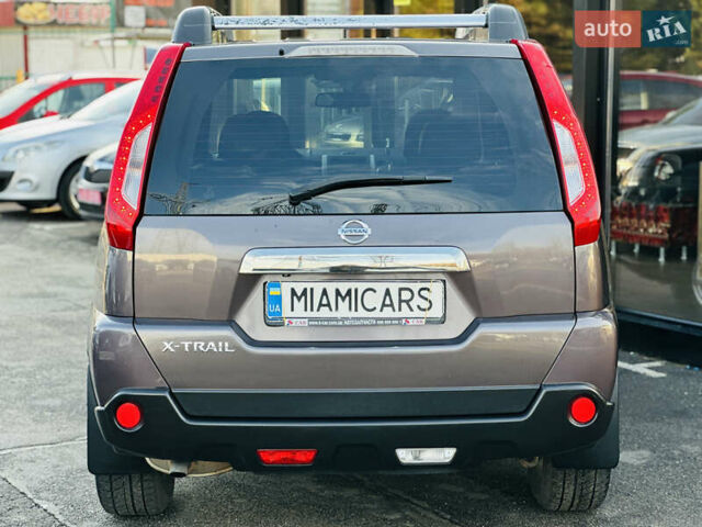 Фиолетовый Ниссан ИксТрейл, объемом двигателя 2 л и пробегом 190 тыс. км за 10800 $, фото 5 на Automoto.ua