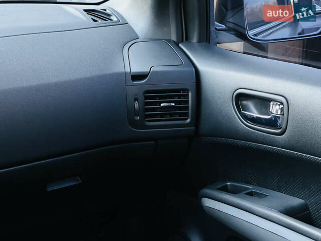 Фиолетовый Ниссан ИксТрейл, объемом двигателя 2 л и пробегом 190 тыс. км за 10800 $, фото 28 на Automoto.ua