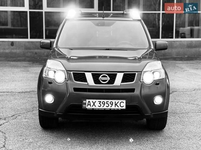 Фіолетовий Ніссан ІксТрейл, об'ємом двигуна 2 л та пробігом 190 тис. км за 10900 $, фото 14 на Automoto.ua