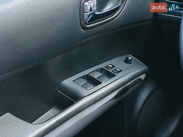 Фиолетовый Ниссан ИксТрейл, объемом двигателя 2 л и пробегом 190 тыс. км за 10800 $, фото 32 на Automoto.ua