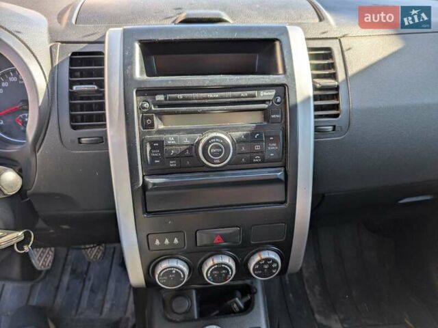 Фиолетовый Ниссан ИксТрейл, объемом двигателя 2 л и пробегом 185 тыс. км за 11000 $, фото 15 на Automoto.ua