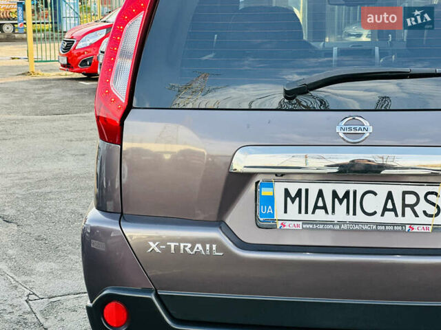 Фиолетовый Ниссан ИксТрейл, объемом двигателя 2 л и пробегом 190 тыс. км за 10800 $, фото 6 на Automoto.ua