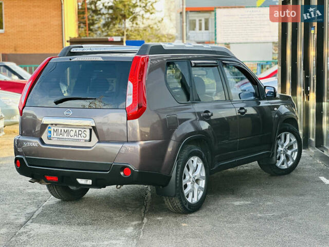 Фиолетовый Ниссан ИксТрейл, объемом двигателя 2 л и пробегом 190 тыс. км за 10800 $, фото 3 на Automoto.ua