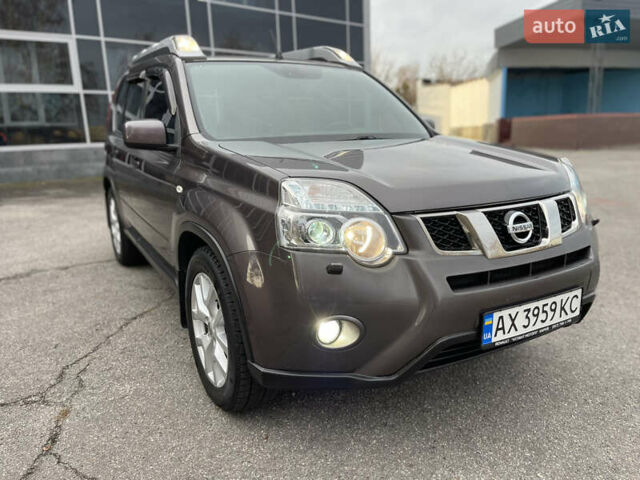 Фіолетовий Ніссан ІксТрейл, об'ємом двигуна 2 л та пробігом 190 тис. км за 10900 $, фото 12 на Automoto.ua