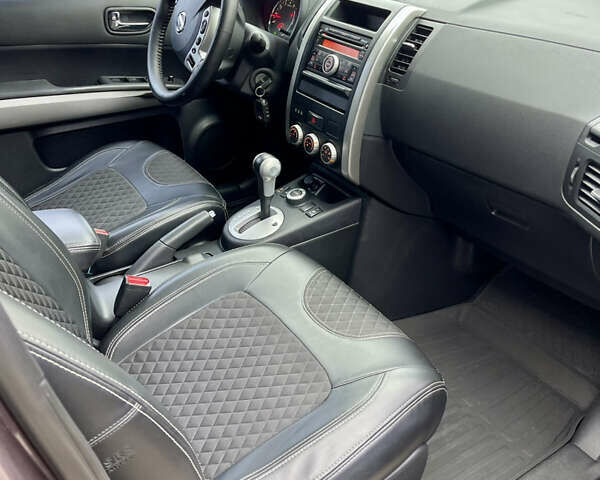 Фіолетовий Ніссан ІксТрейл, об'ємом двигуна 2 л та пробігом 190 тис. км за 10900 $, фото 19 на Automoto.ua