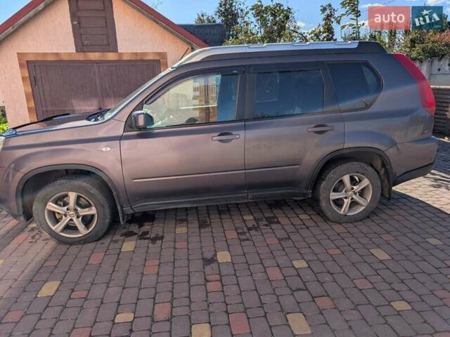 Фиолетовый Ниссан ИксТрейл, объемом двигателя 2 л и пробегом 185 тыс. км за 11000 $, фото 4 на Automoto.ua