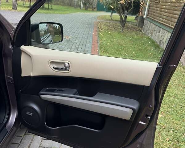 Фиолетовый Ниссан ИксТрейл, объемом двигателя 2 л и пробегом 210 тыс. км за 14800 $, фото 40 на Automoto.ua