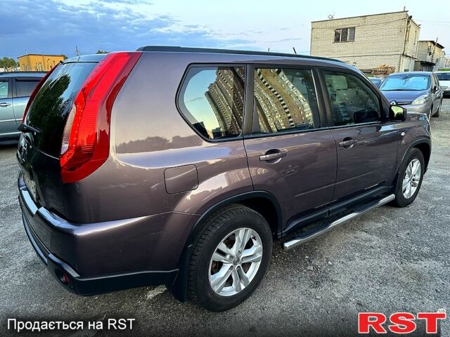 Фиолетовый Ниссан ИксТрейл, объемом двигателя 2.5 л и пробегом 124 тыс. км за 11500 $, фото 3 на Automoto.ua