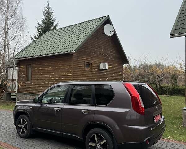 Фиолетовый Ниссан ИксТрейл, объемом двигателя 2 л и пробегом 210 тыс. км за 14800 $, фото 19 на Automoto.ua