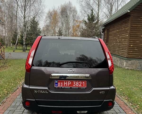 Фиолетовый Ниссан ИксТрейл, объемом двигателя 2 л и пробегом 210 тыс. км за 14800 $, фото 16 на Automoto.ua