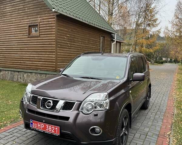 Фиолетовый Ниссан ИксТрейл, объемом двигателя 2 л и пробегом 210 тыс. км за 14800 $, фото 5 на Automoto.ua