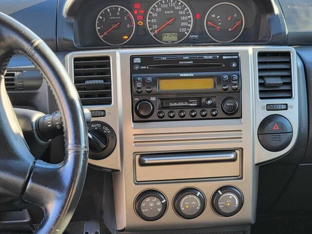 Коричневый Ниссан ИксТрейл, объемом двигателя 2.2 л и пробегом 244 тыс. км за 4411 $, фото 8 на Automoto.ua