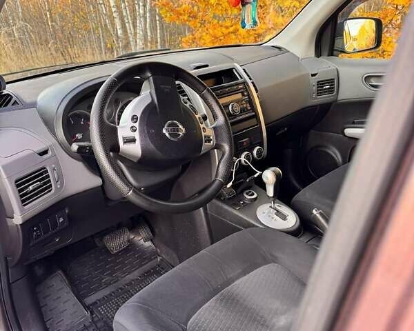 Коричневый Ниссан ИксТрейл, объемом двигателя 2 л и пробегом 263 тыс. км за 10200 $, фото 16 на Automoto.ua