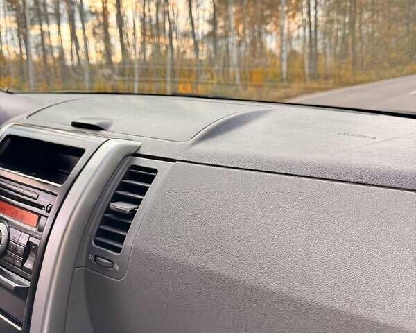 Коричневый Ниссан ИксТрейл, объемом двигателя 2 л и пробегом 263 тыс. км за 10200 $, фото 4 на Automoto.ua