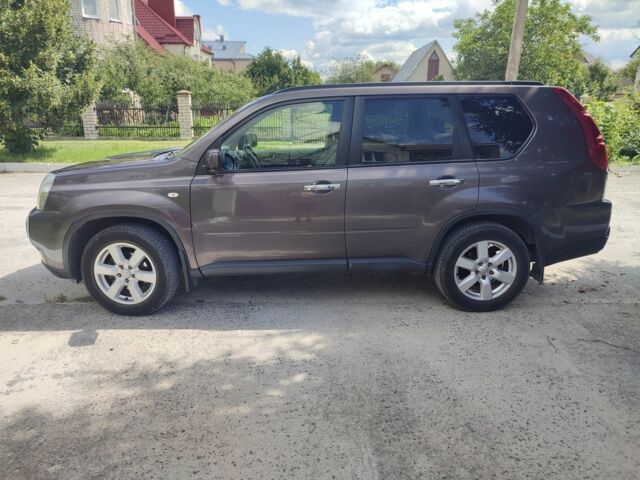 Коричневый Ниссан ИксТрейл, объемом двигателя 2 л и пробегом 238 тыс. км за 9300 $, фото 5 на Automoto.ua