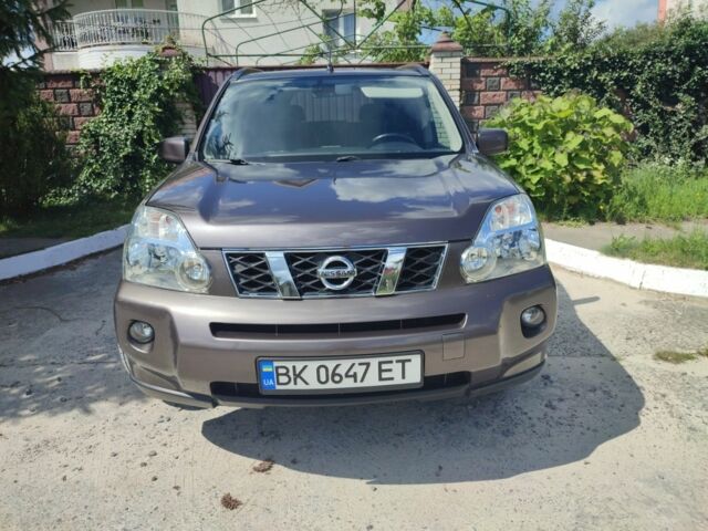 Коричневый Ниссан ИксТрейл, объемом двигателя 2 л и пробегом 238 тыс. км за 9300 $, фото 6 на Automoto.ua