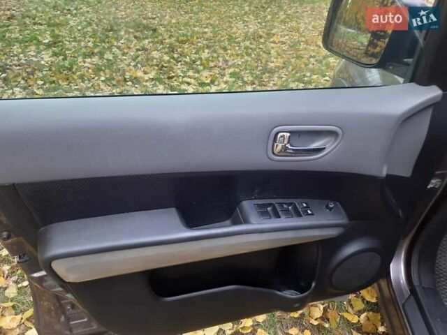 Коричневый Ниссан ИксТрейл, объемом двигателя 2 л и пробегом 246 тыс. км за 8999 $, фото 10 на Automoto.ua