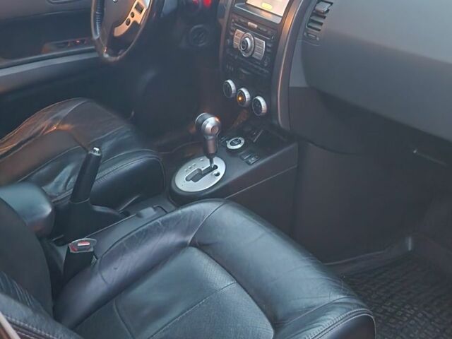 Коричневый Ниссан ИксТрейл, объемом двигателя 2 л и пробегом 280 тыс. км за 10500 $, фото 7 на Automoto.ua