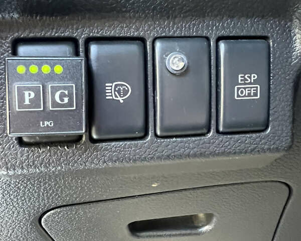 Коричневый Ниссан ИксТрейл, объемом двигателя 2.49 л и пробегом 154 тыс. км за 10800 $, фото 18 на Automoto.ua