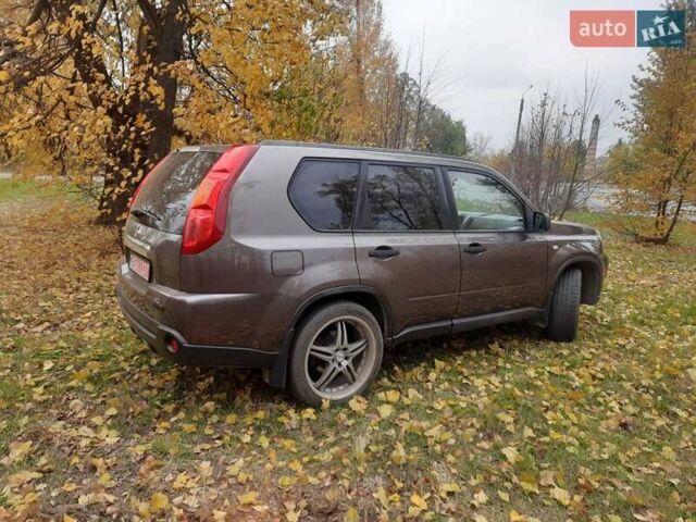 Коричневый Ниссан ИксТрейл, объемом двигателя 2 л и пробегом 246 тыс. км за 8999 $, фото 4 на Automoto.ua