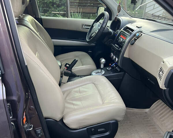 Коричневый Ниссан ИксТрейл, объемом двигателя 2.49 л и пробегом 154 тыс. км за 10800 $, фото 9 на Automoto.ua