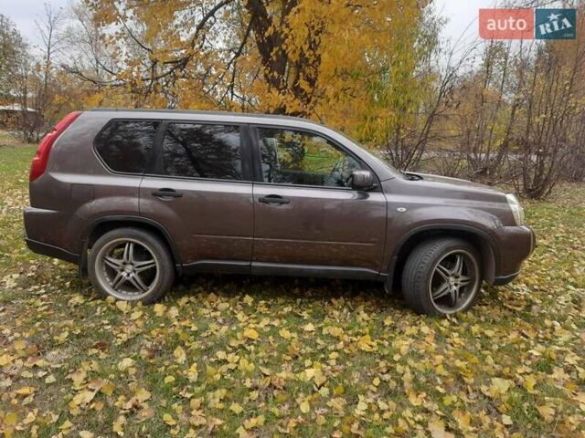 Коричневый Ниссан ИксТрейл, объемом двигателя 2 л и пробегом 246 тыс. км за 8999 $, фото 3 на Automoto.ua